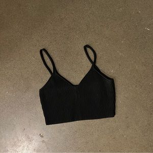 Nia black cropped sweater tank medium